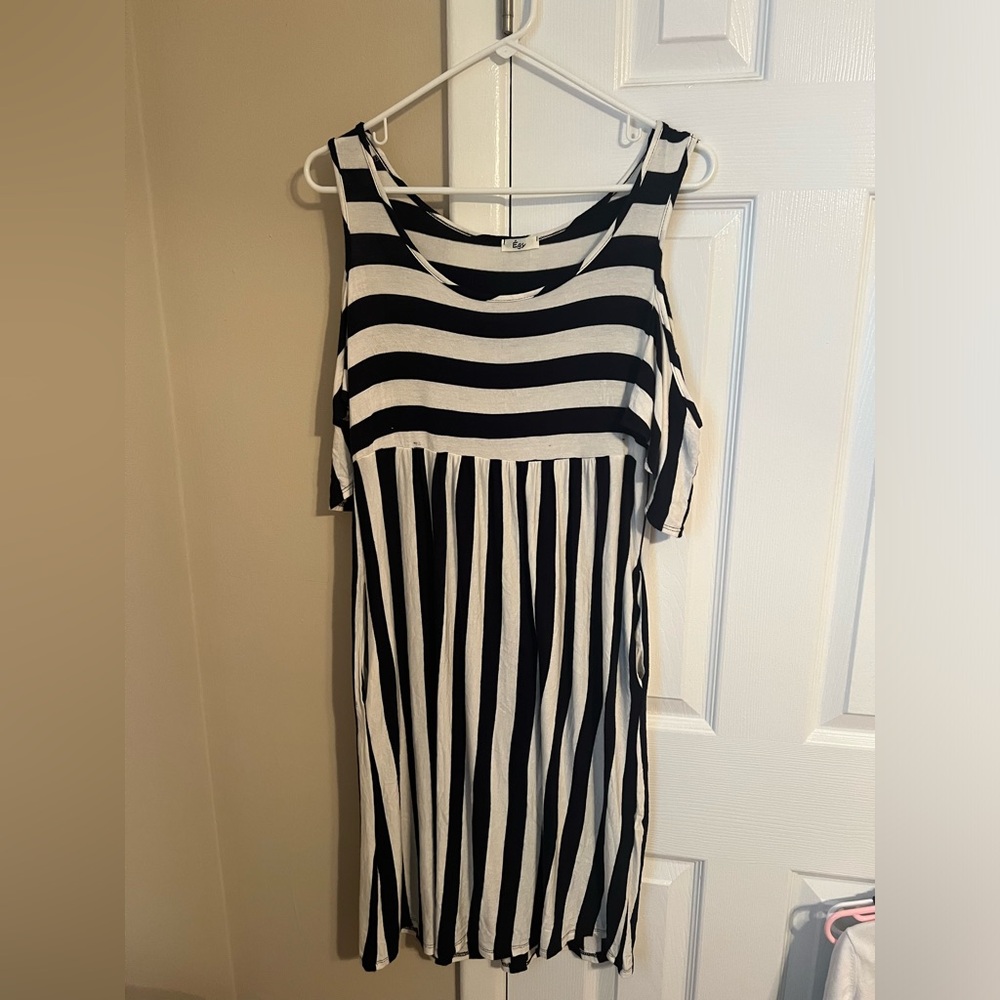New-Midi/knee length peek-a-boo shoulder dress